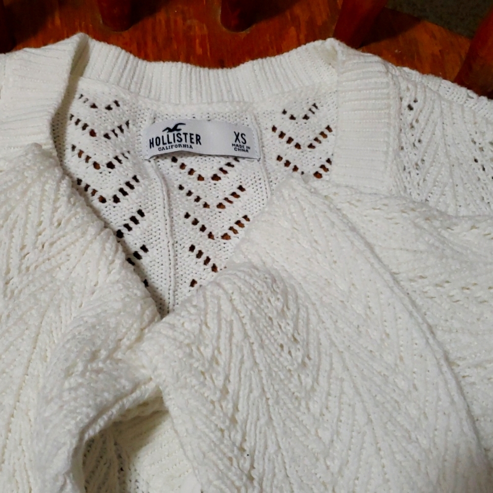 Hollister, 3 button, white cardigan